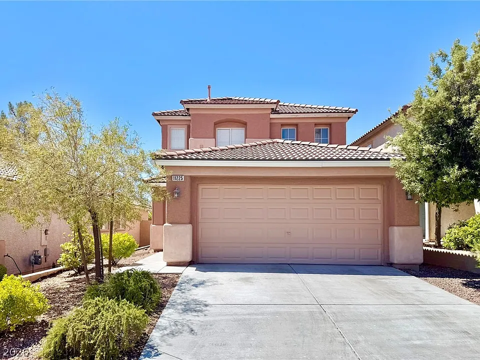 11225 Sandrone Ave