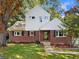 6413 Carolyn Dr, Falls Church, VA 22044