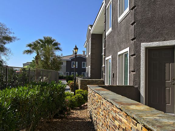 3rd image of 4949 Dulce Norte St