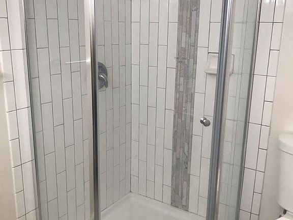 3rd image of 817 Edgewood St APT 5