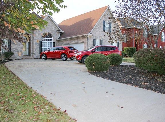 2nd image of 7007 Vineyard Ln