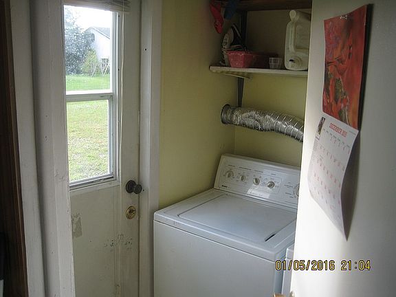 5th image of 199 SE Caprona Ave