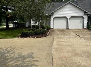 850-8 Hampton Cir, Aurora, OH 44202