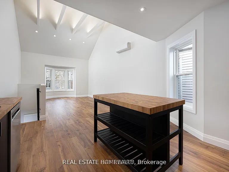 21 Alton Ave #UPPER — Photo 15