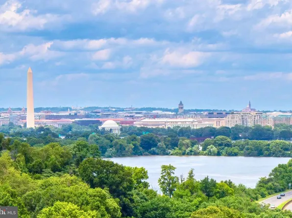 1805 Crystal Dr APT 1110S, Arlington, VA 22202