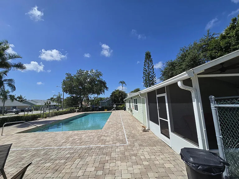 1530 Royal Forest Ct — Photo 44