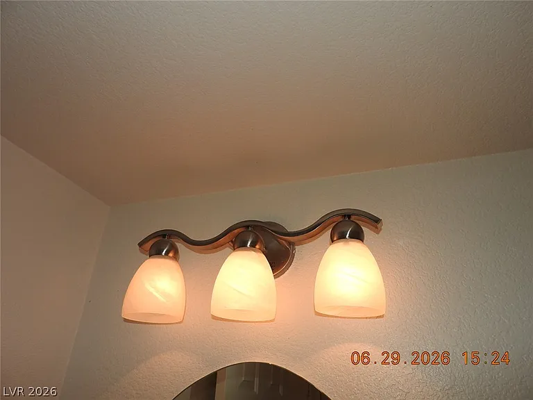 742 Endicott Ct — Photo 16