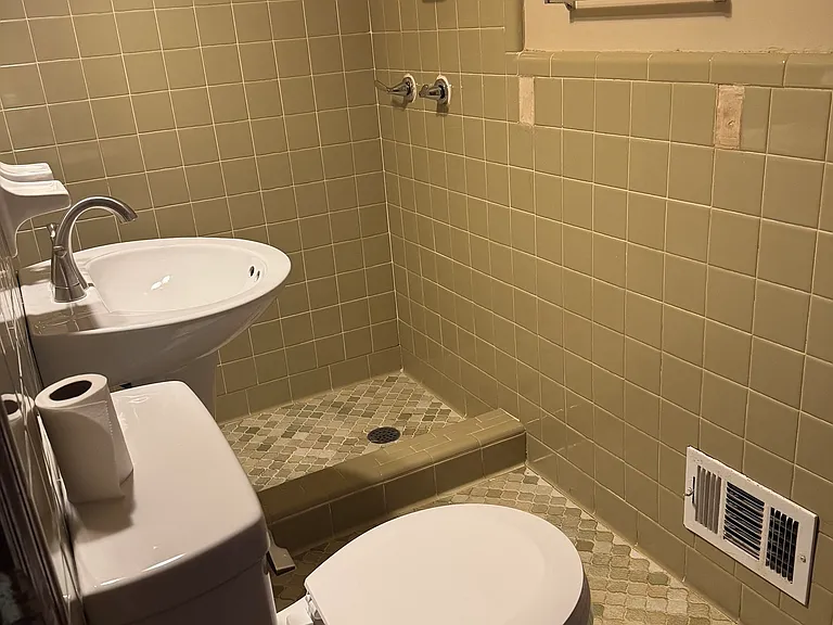 27 Mary Ann St — Photo 18