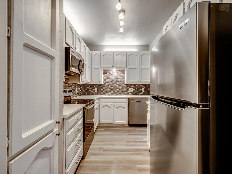 510 Norwood Pl #7 — Photo 15