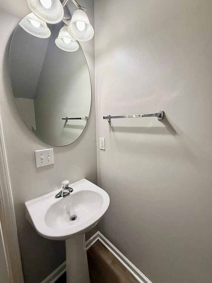 3 bed, 2.5 bath, 1549 sqft, $1,850 — Photo 4