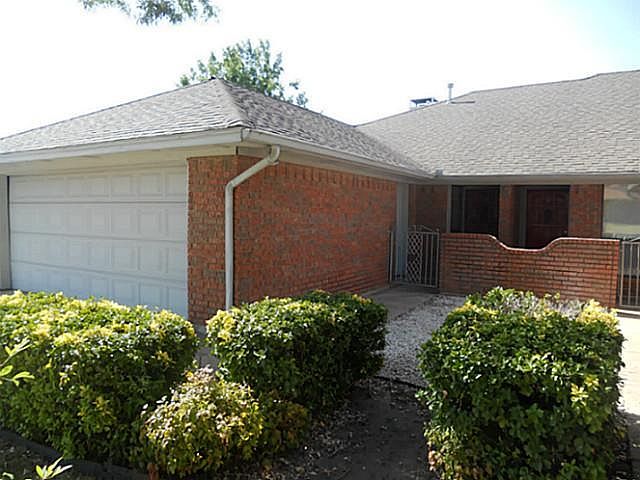 1st image of 3716 W Country Club Dr