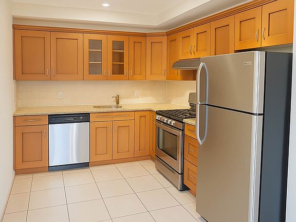 5th image of 2838 Stillwell Ave APT 7A