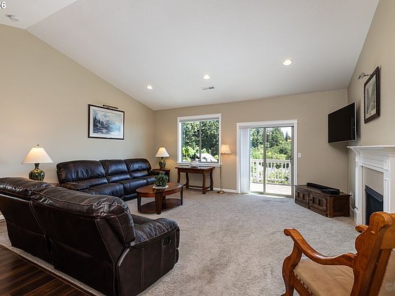 2nd image of 59928 Windy Ridge Dr