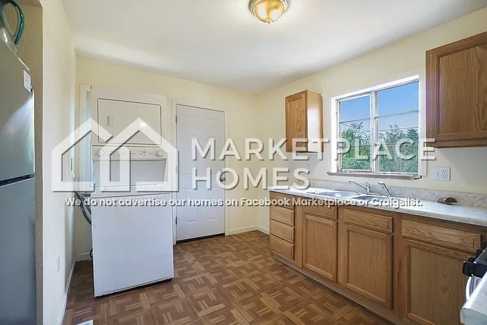 3610 Oneida St — Photo 10