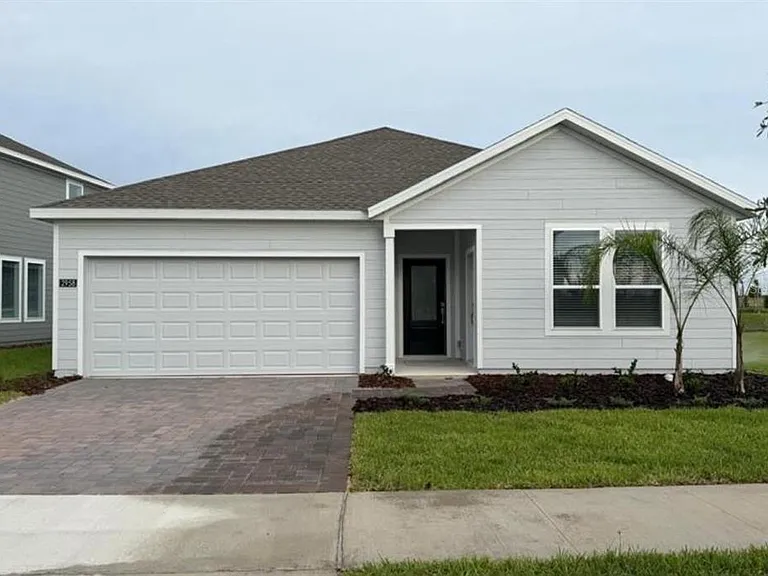 1607 Loxley Trl — Photo 1