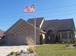 5060 Tanager Dr, Monroe, MI 48161