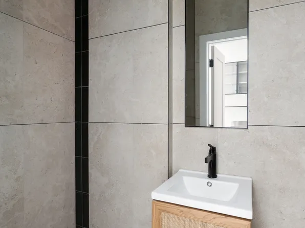 235 West 131st Street image 3 of 5