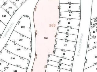 Tompkins Cir, Staten Island, NY 10301