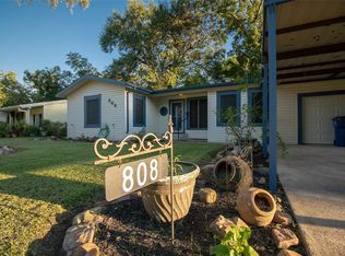 808 Akers St, Angleton, TX 77515