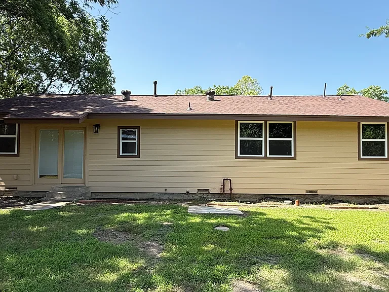 1817 Crescent St — Photo 37