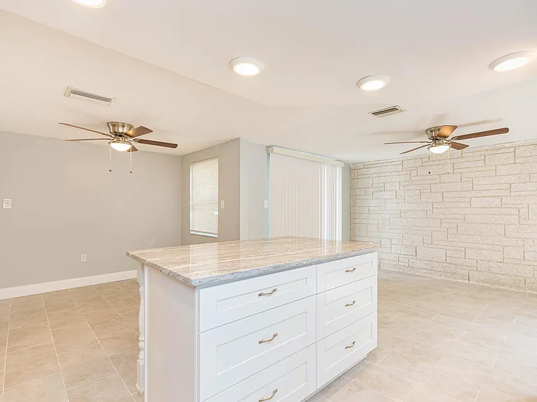 9016 Hunt Club Ln — Photo 17