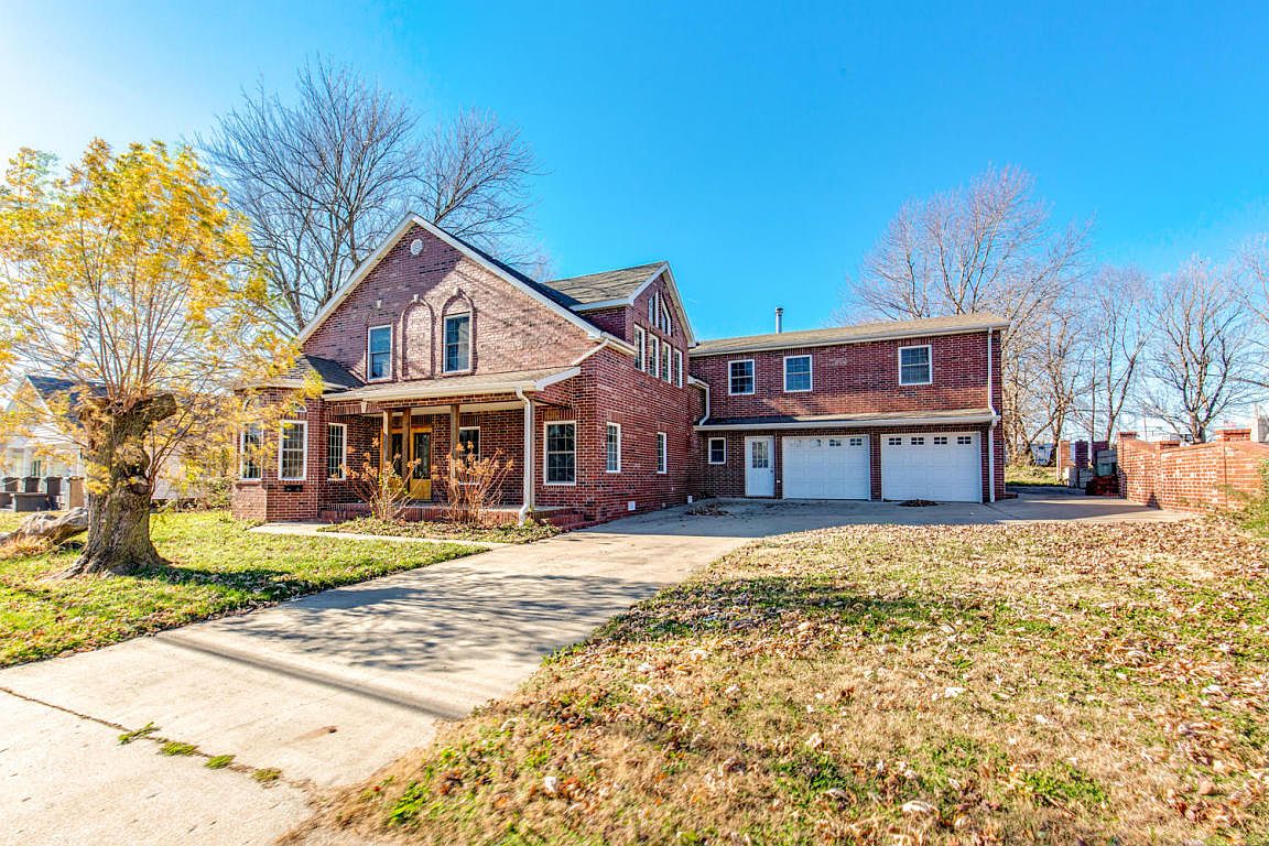 201 S Clark Ave, Bolivar, MO 65613 | Zillow