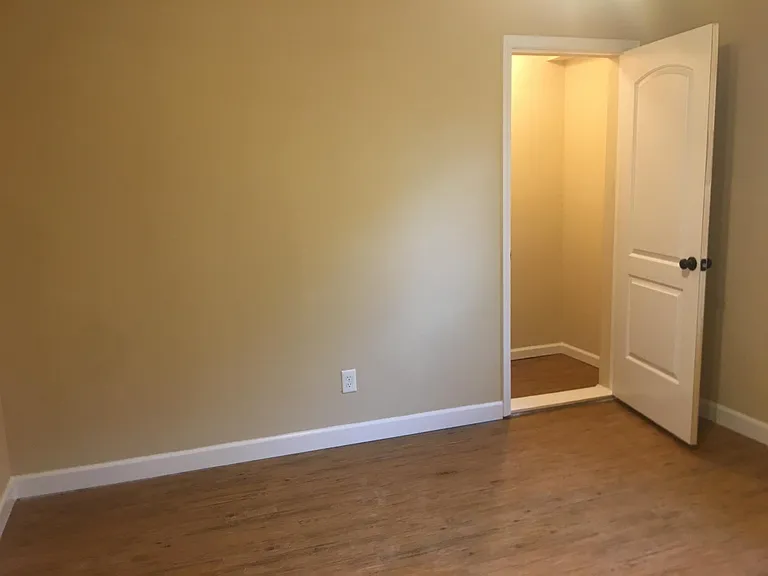 115 Carole Dr — Photo 8