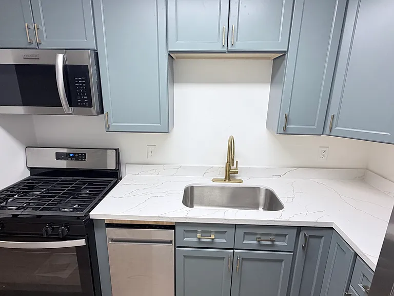 3821 Woodleigh St #1 — Photo 1