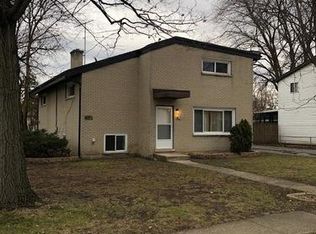 417 N 3rd Ave, Villa Park, IL 60181