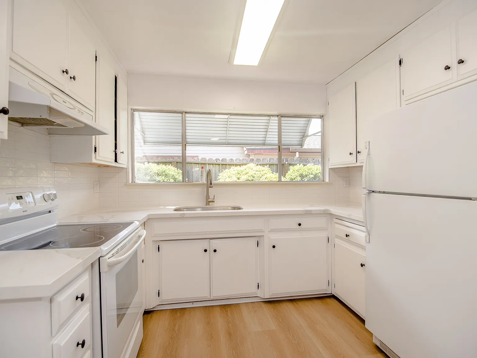 4 bed, 1270 sqft, $2,600 — Photo 3