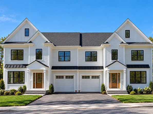 4 Crescent Rd #1, Needham Heights, MA 02494