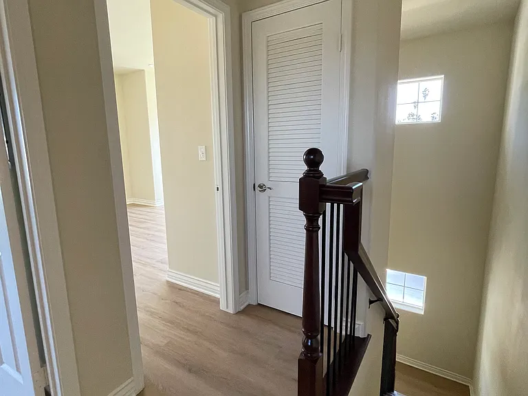 632 E Grand Ave — Photo 5