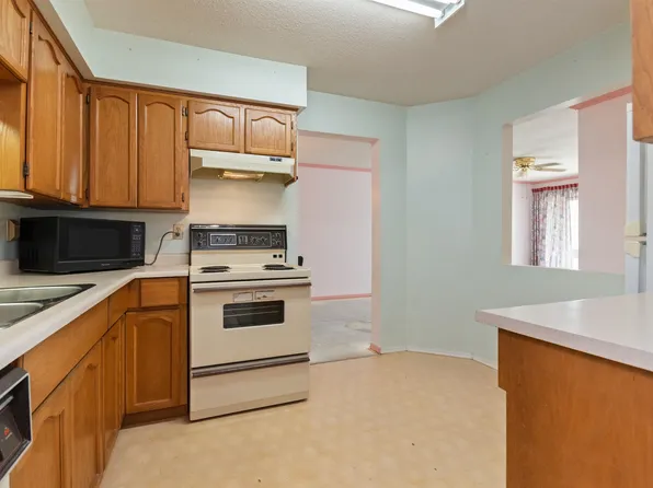 8725 Elm Dr #202, Chilliwack, BC V2P 4Y3