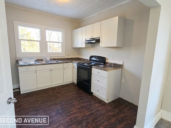 4th image of 502 Lucier St