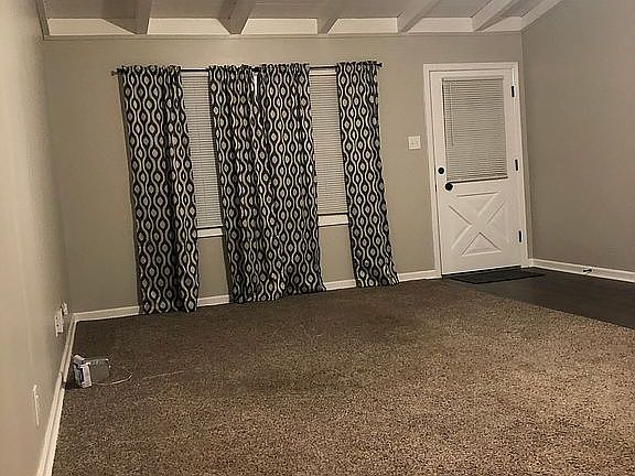 Curtains & blinds stay