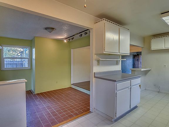 5th image of 1436 W Elmwood Ave