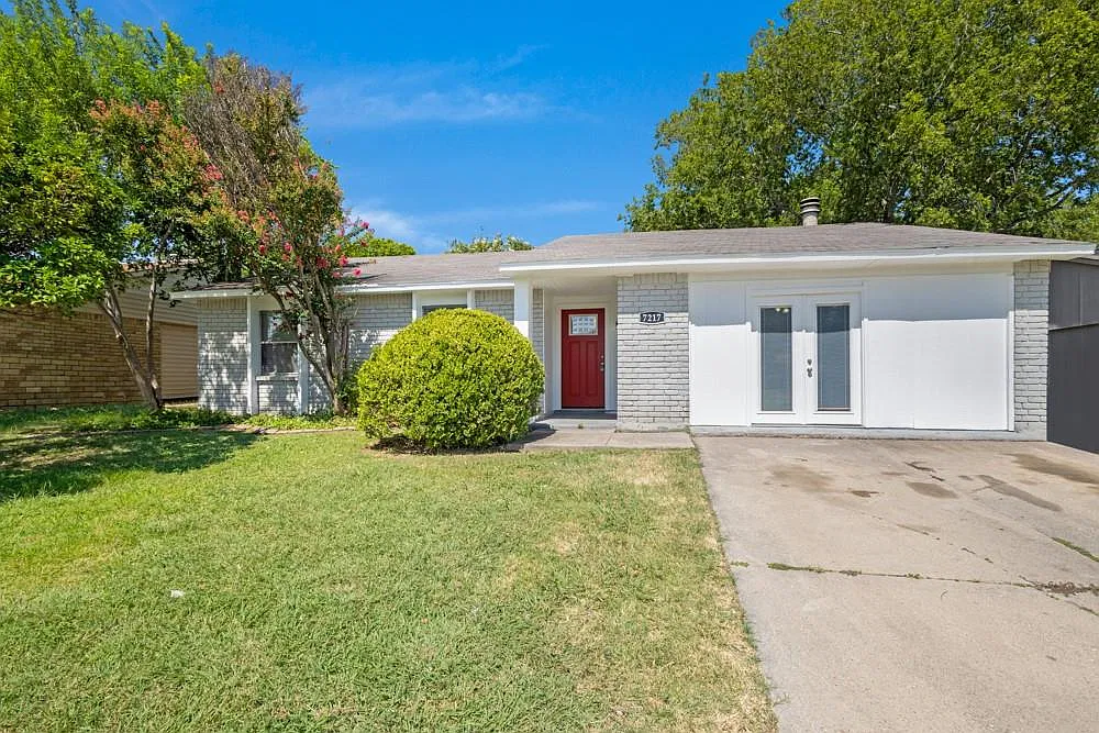 4 bed, 1777 sqft, $2,100 — Photo 1