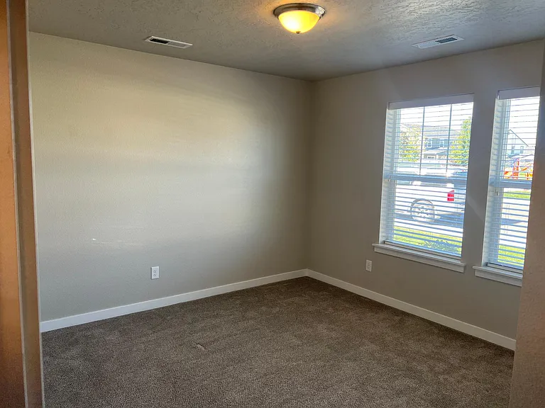 695 E Whitbeck St — Photo 12