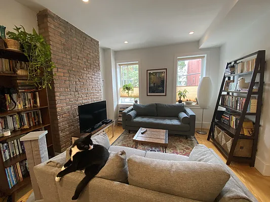 Rented by Realty Collective | media 14