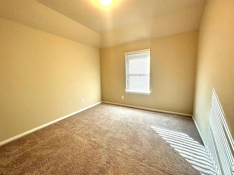 22407 Ebbets Field Dr — Photo 31