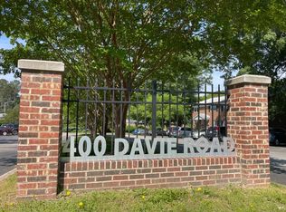 400 Davie Rd APT 33, Carrboro, NC 27510
