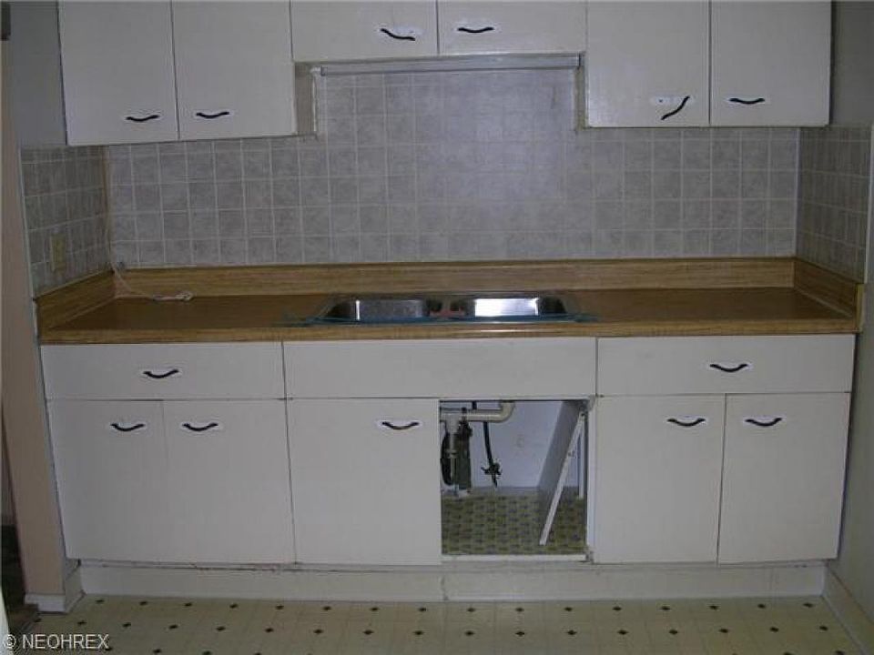 2nd image of 23673 Banbury Cir APT 10