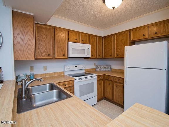 3rd image of 2404 W Fort Macon Road #103g