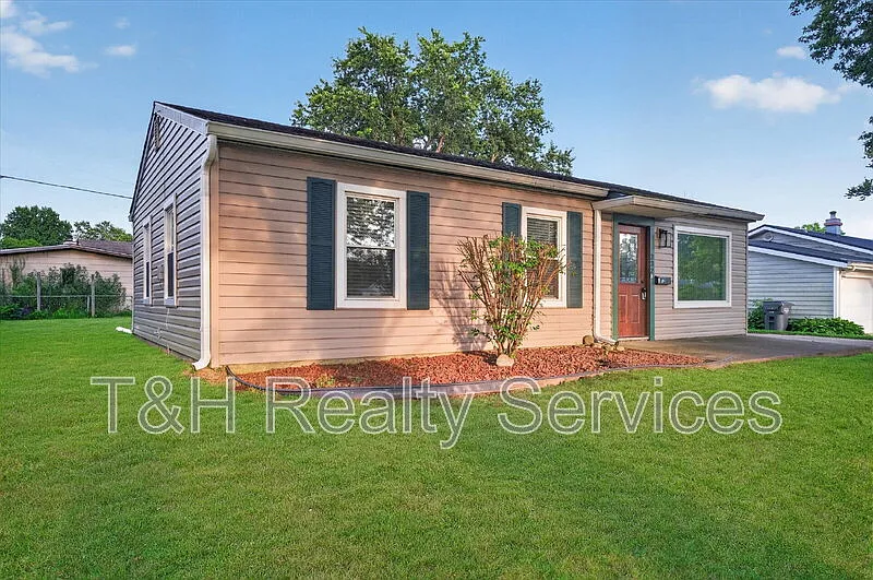 3 bed, 1.0 bath, 864 sqft, $1,200 — Photo 2