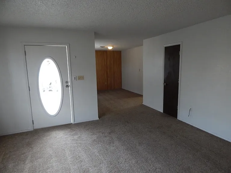 2306 E Olive St — Photo 4