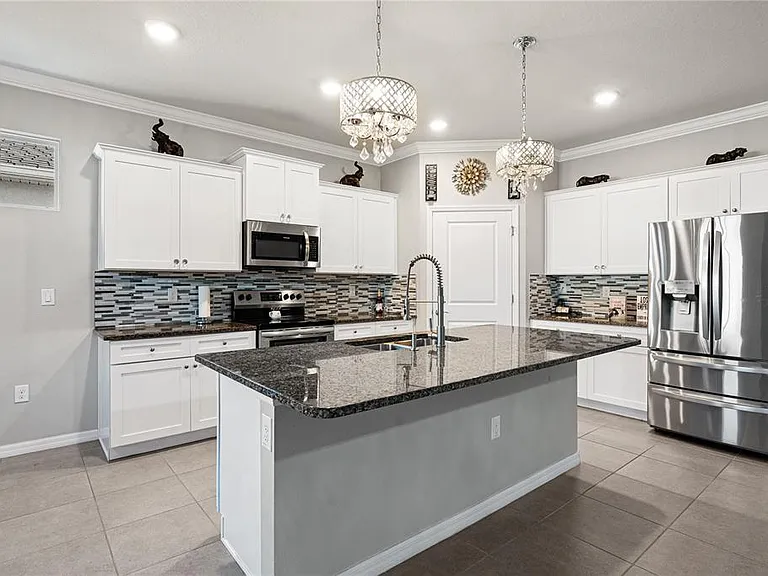 1092 Pipestone Pl — Photo 2