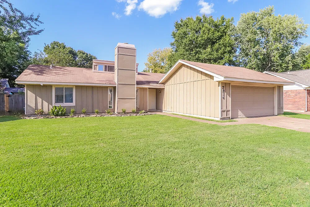 3 bed, 2.0 bath, 1462 sqft, $1,695 — Photo 3