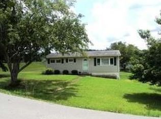 201 Irene Cir, Hurricane, WV 25526