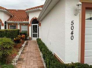 5040 Harbour Dr, Oxford, FL 34484