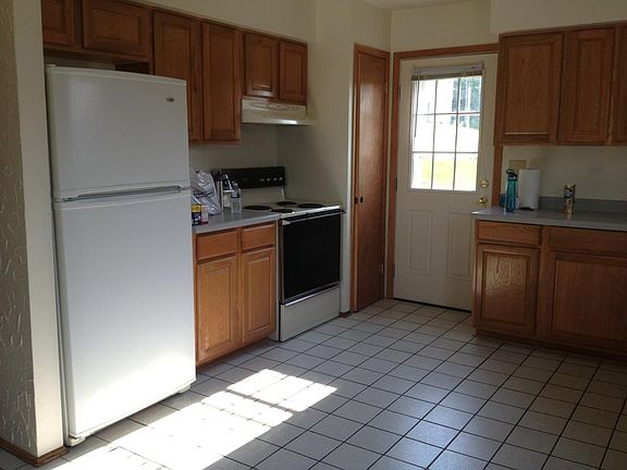 2nd image of 1828 Cardinal Dr